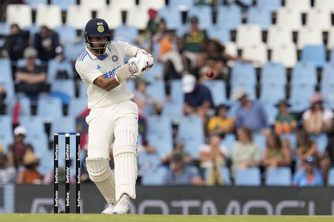 "He has scored runs everywhere but the world keeps hounding him" - Aakash Chopra lauds KL Rahul's knock in 1st IND vs SA Test