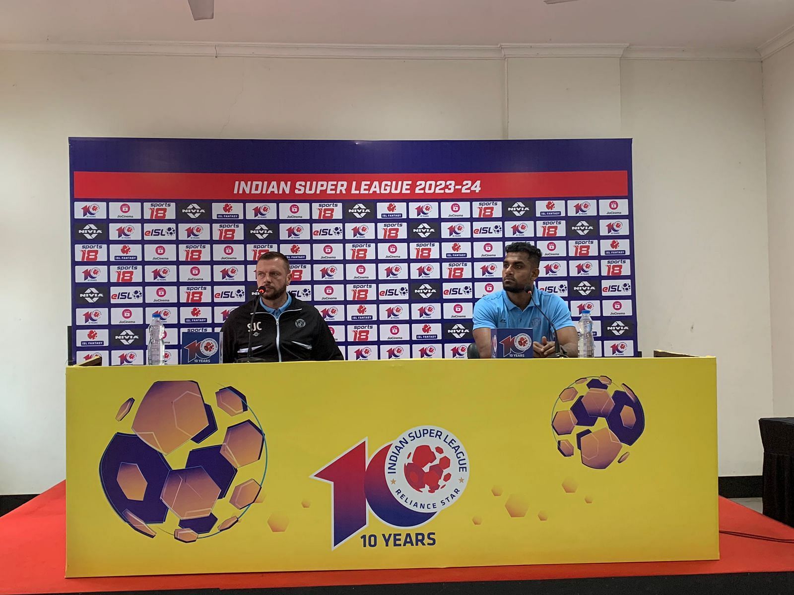 Jamshedpur FC head coach Scott Cooper addressing the media on Thursday.