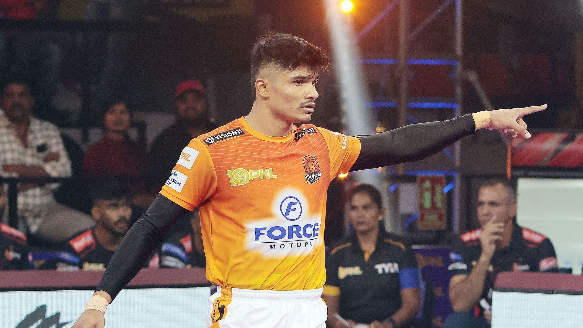 Pankaj Mohite against U Mumba (Image via Pro Kabaddi League)