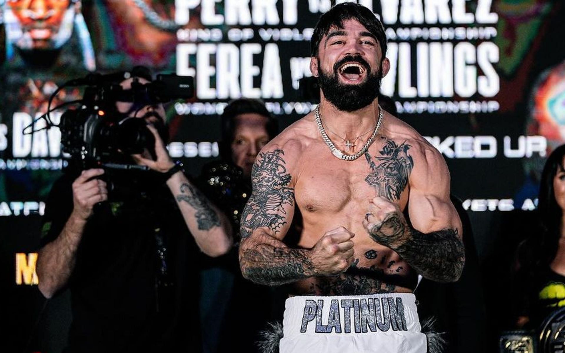 Mike Perry [*Image courtesy: @platinummikeperry Instagram]