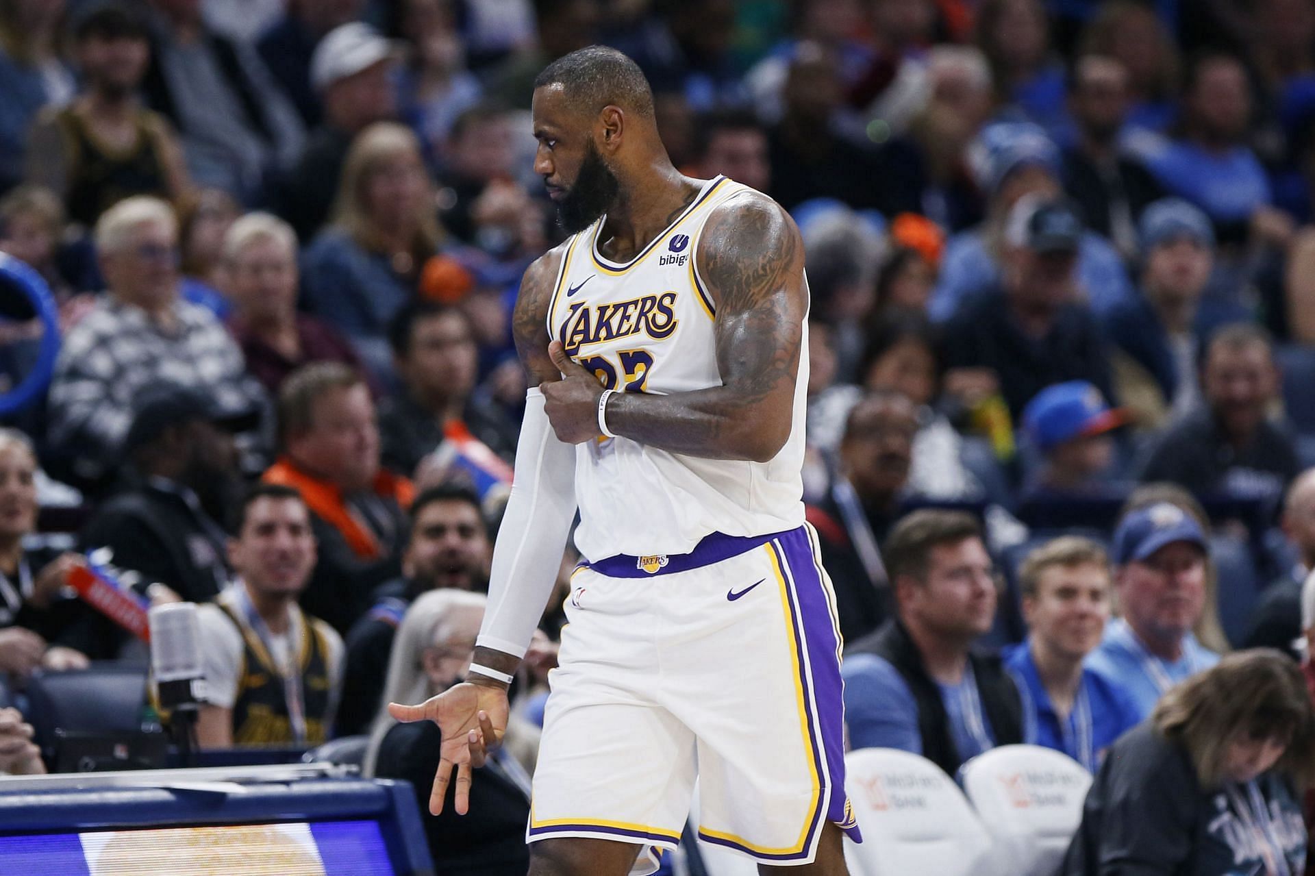 LeBron James scores season-high 40 points, Lakers beat Thunder to end  4-game skid