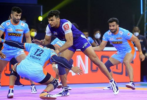 Ashish of Haryana Steelers in action (Credits: PKL)