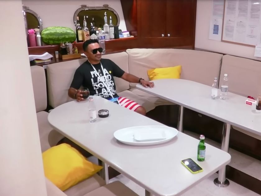 "Disgusting degenerate" Below Deck Mediterranean fans react to drunk