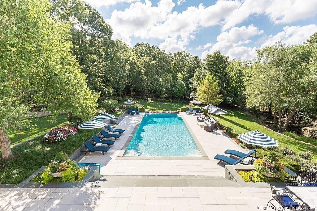 The pool in Travis Kelce&#039;s backyard. Credit: Brian Burns Photography/Realtor.com