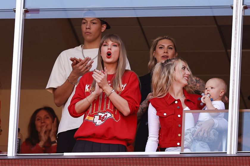 Taylor Swift Hung Out With Brittany Mahomes the Night Before the Kansas  City Chiefs Game