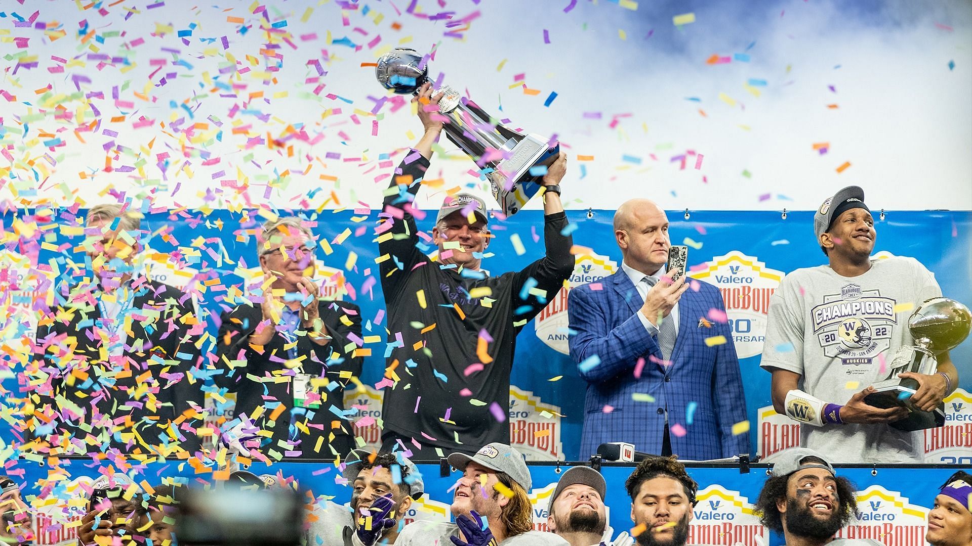 What is the Alamo Bowl in college football? Date, venue, history and