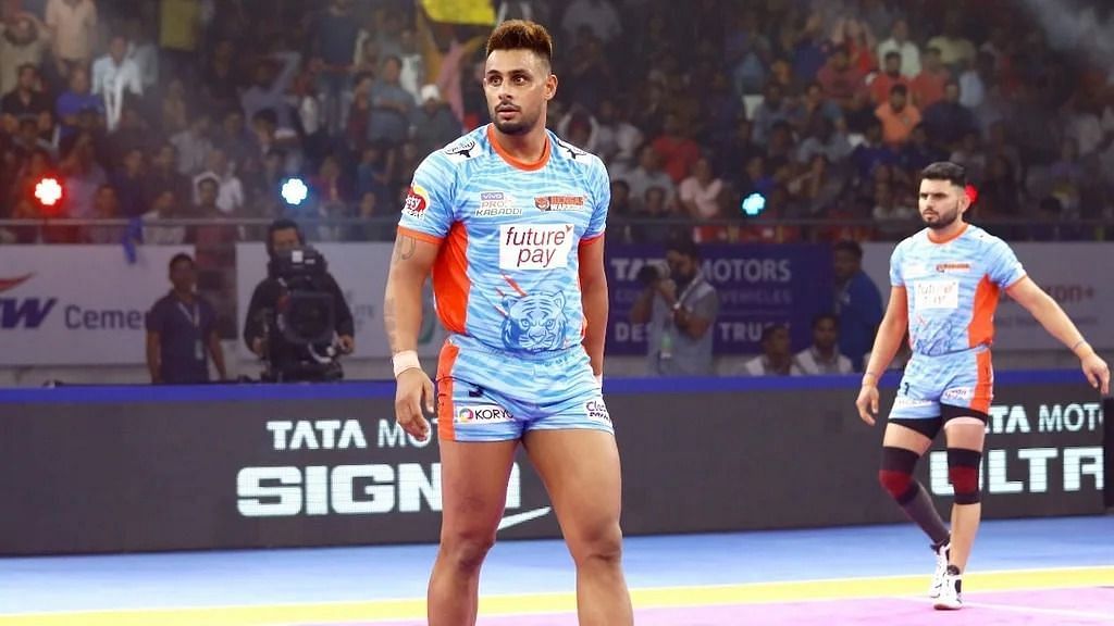 Maninder Singh in action for Bengal Warriors (Image Credits: Pro Kabaddi League)