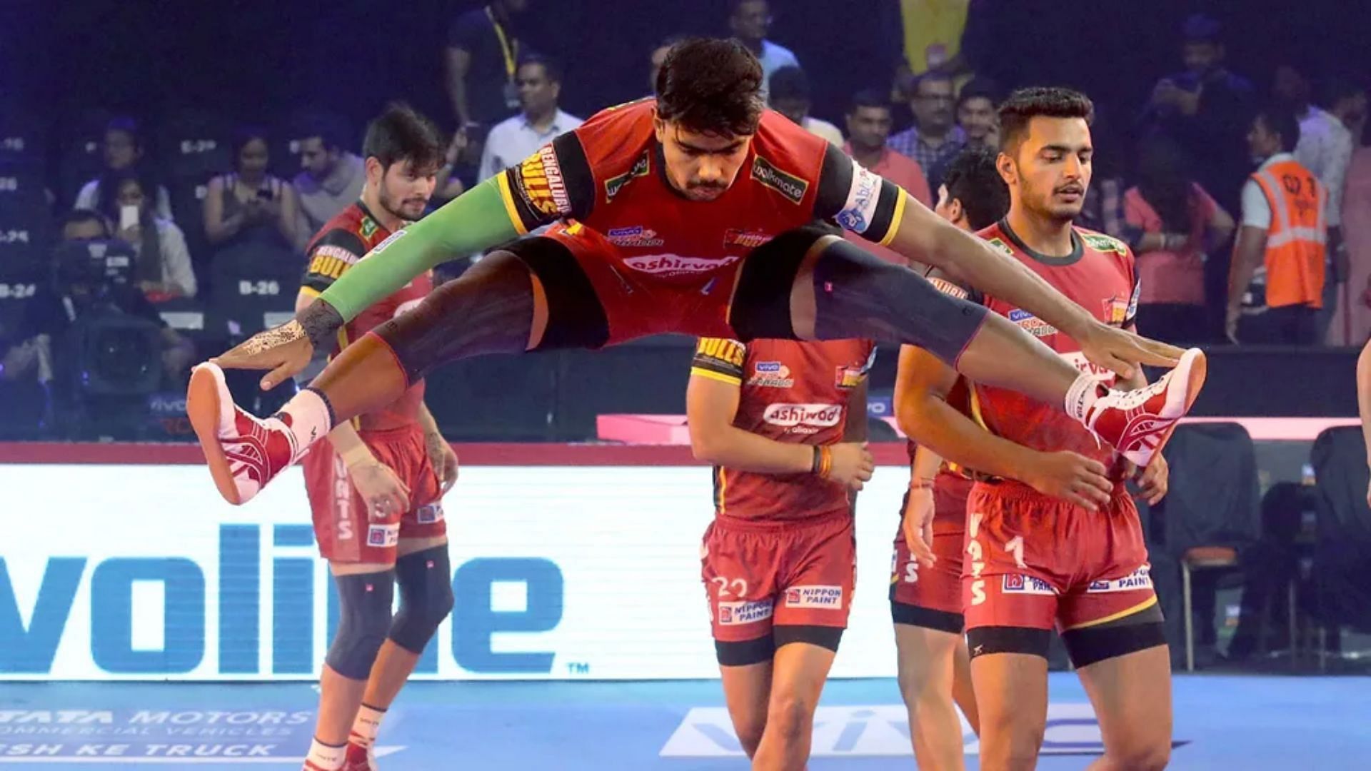 Pawan Sehrawat performing a jump in Pro Kabaddi League (Image via Pro Kabaddi League)