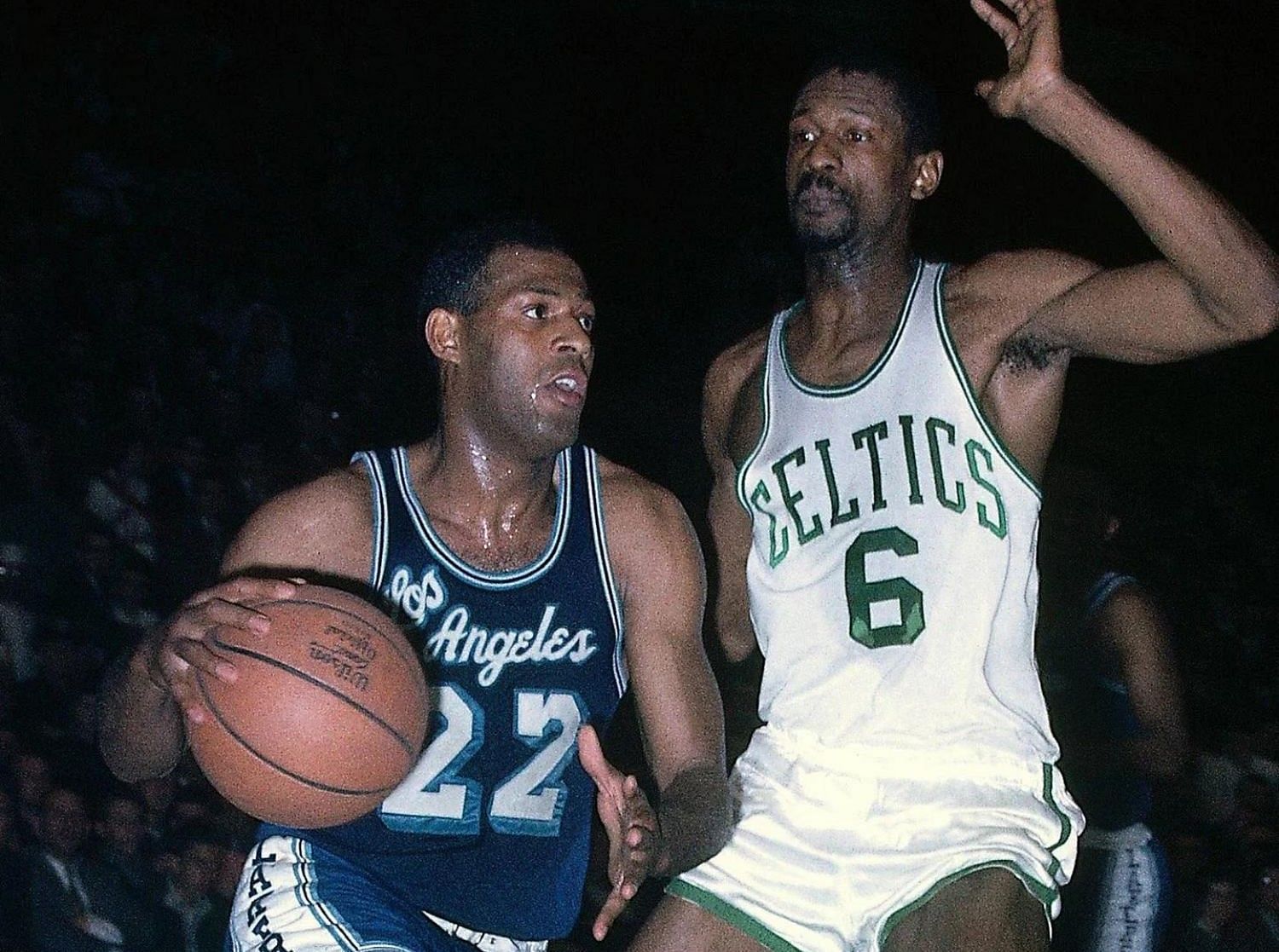 Elgin Baylor broke the 10,000-point milestone in 315 games.