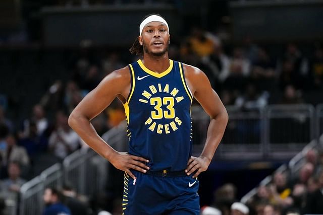 What is Myles Turner's 3-point percentage?