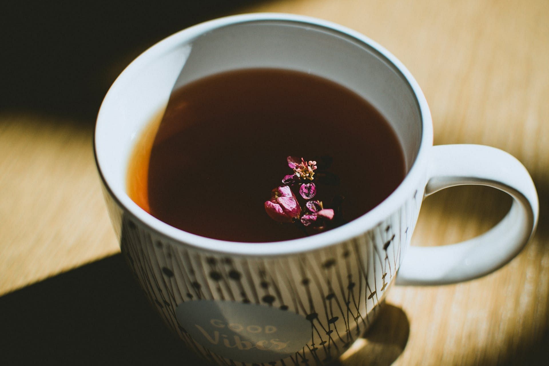 Consume herbal tea (Image via Pexels/Lisa Fotios)
