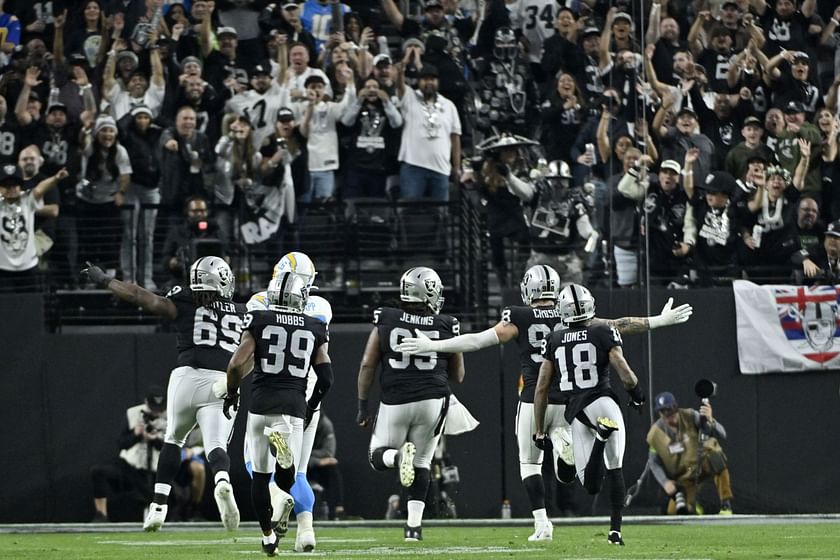 Raiders score team-record 63 points in blowout of Chargers