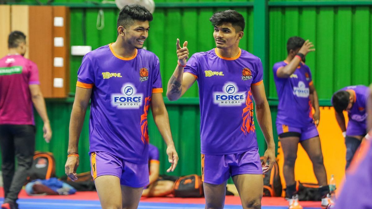 Puneri Paltan getting ready for their opening game (Image Courtesy: Twitter/Puneri Paltan)