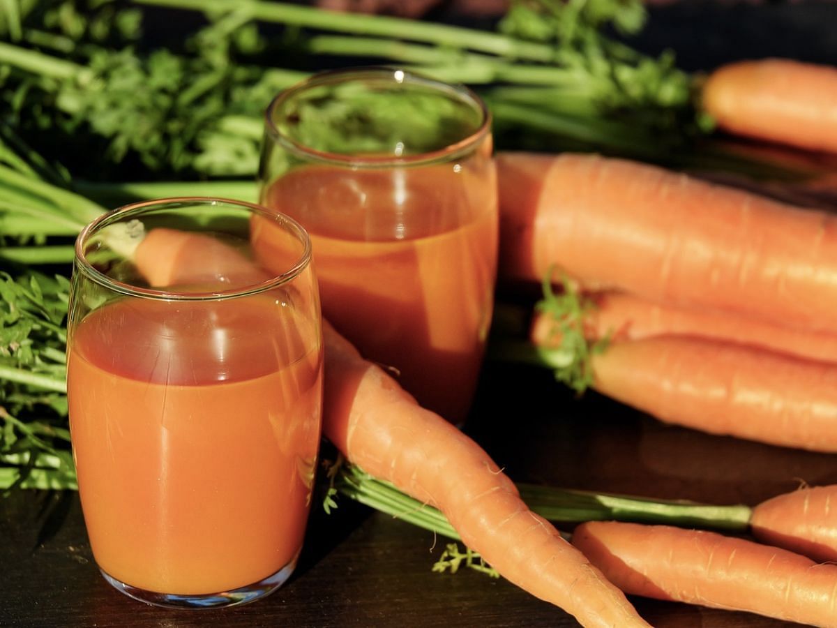 Homemade carrot juice (Image via Pixabay)