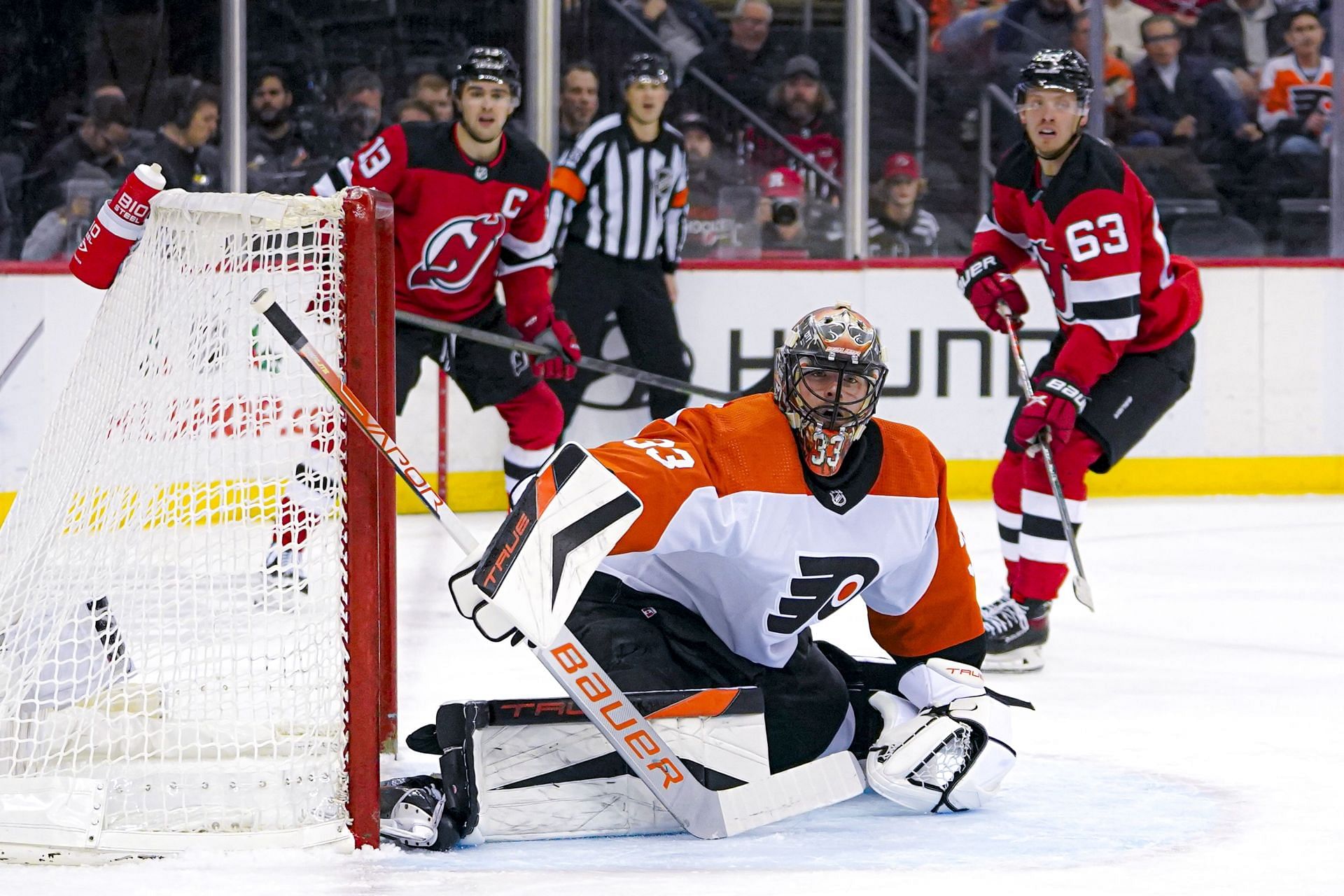 What Happened To Samuel Ersson? Why Did Philadelphia Flyers Goalie Exit ...