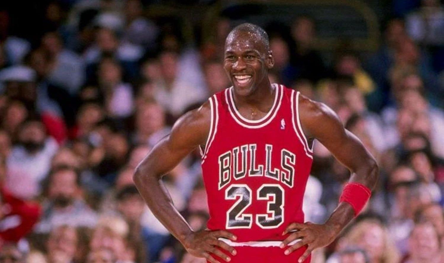 Michael Jordan was nursing a bruised knee when he reached 10,000 points in 1989.