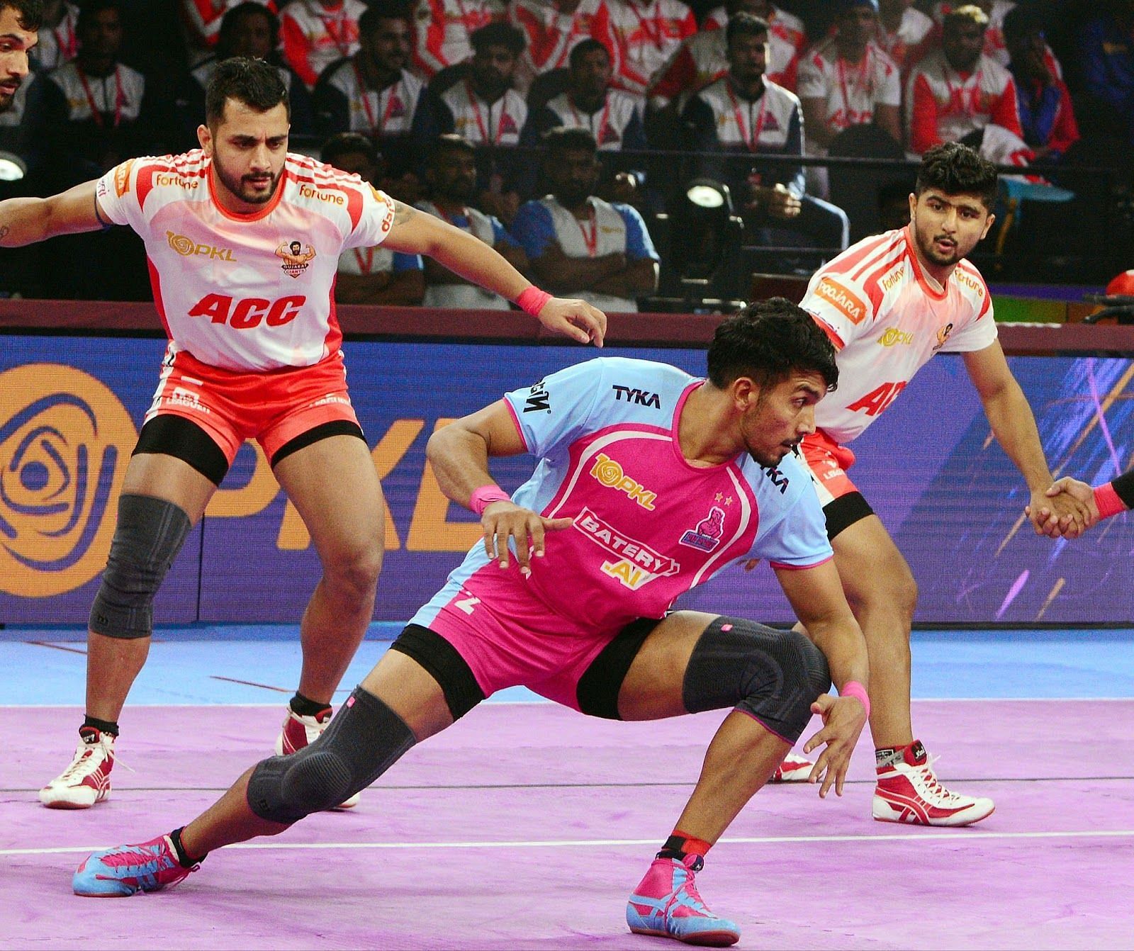 Arjun Deshwal in action against Gujarat Giants (credits: PKL)
