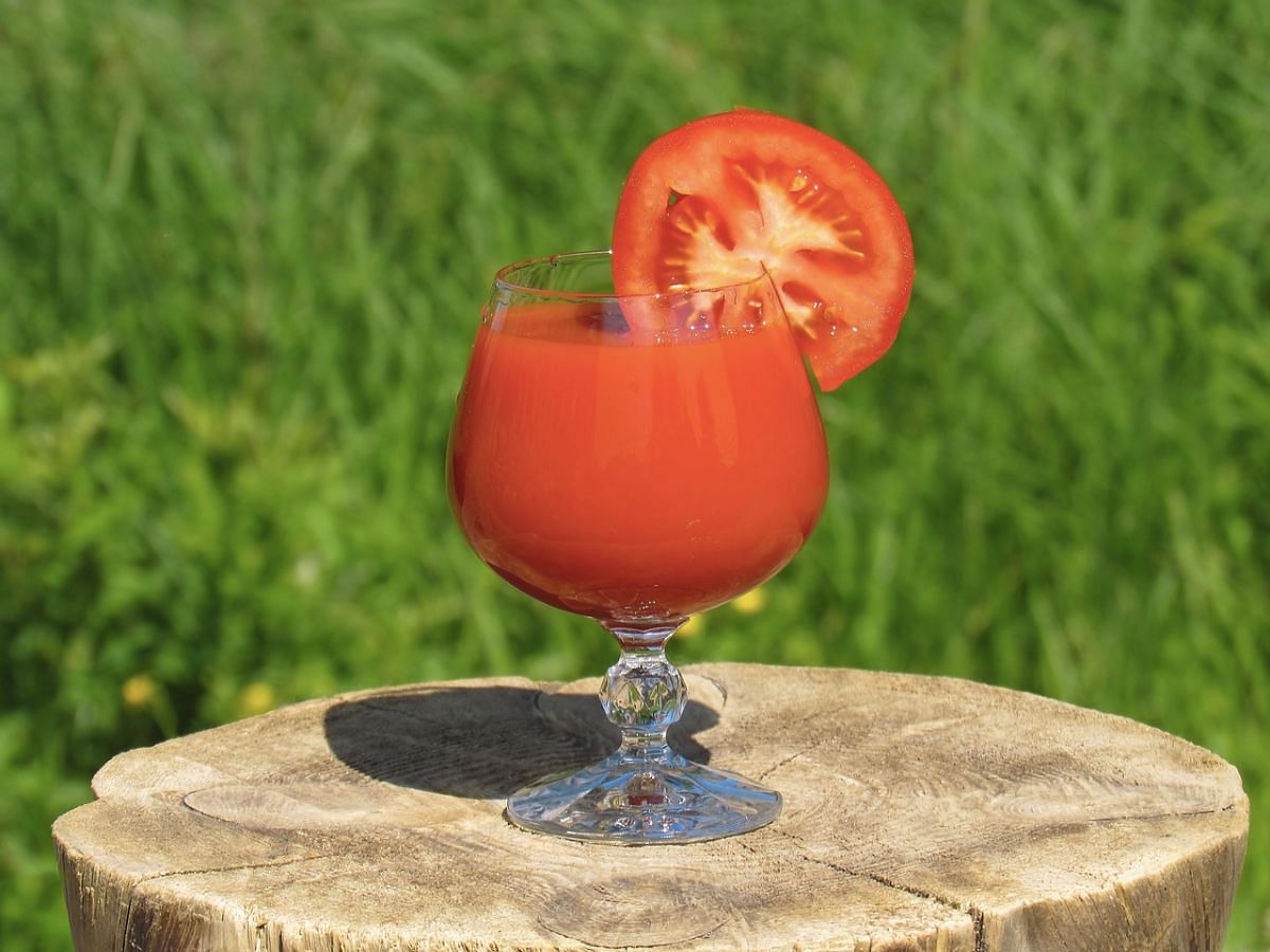 Homemade tomato juice (Image via Pixabay)