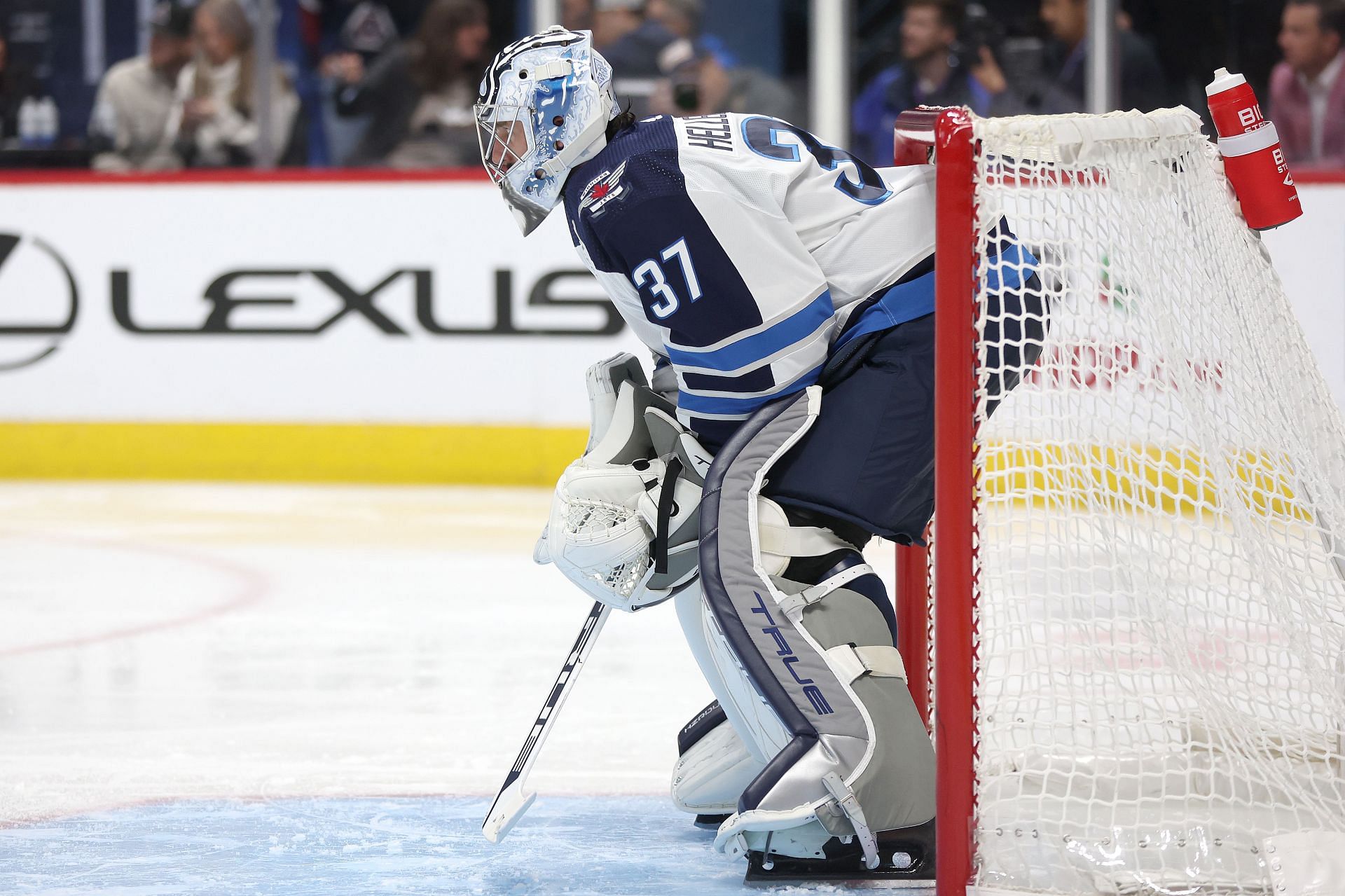 Connor Hellebuyck of the NHL&#039;s Winnipeg Jets