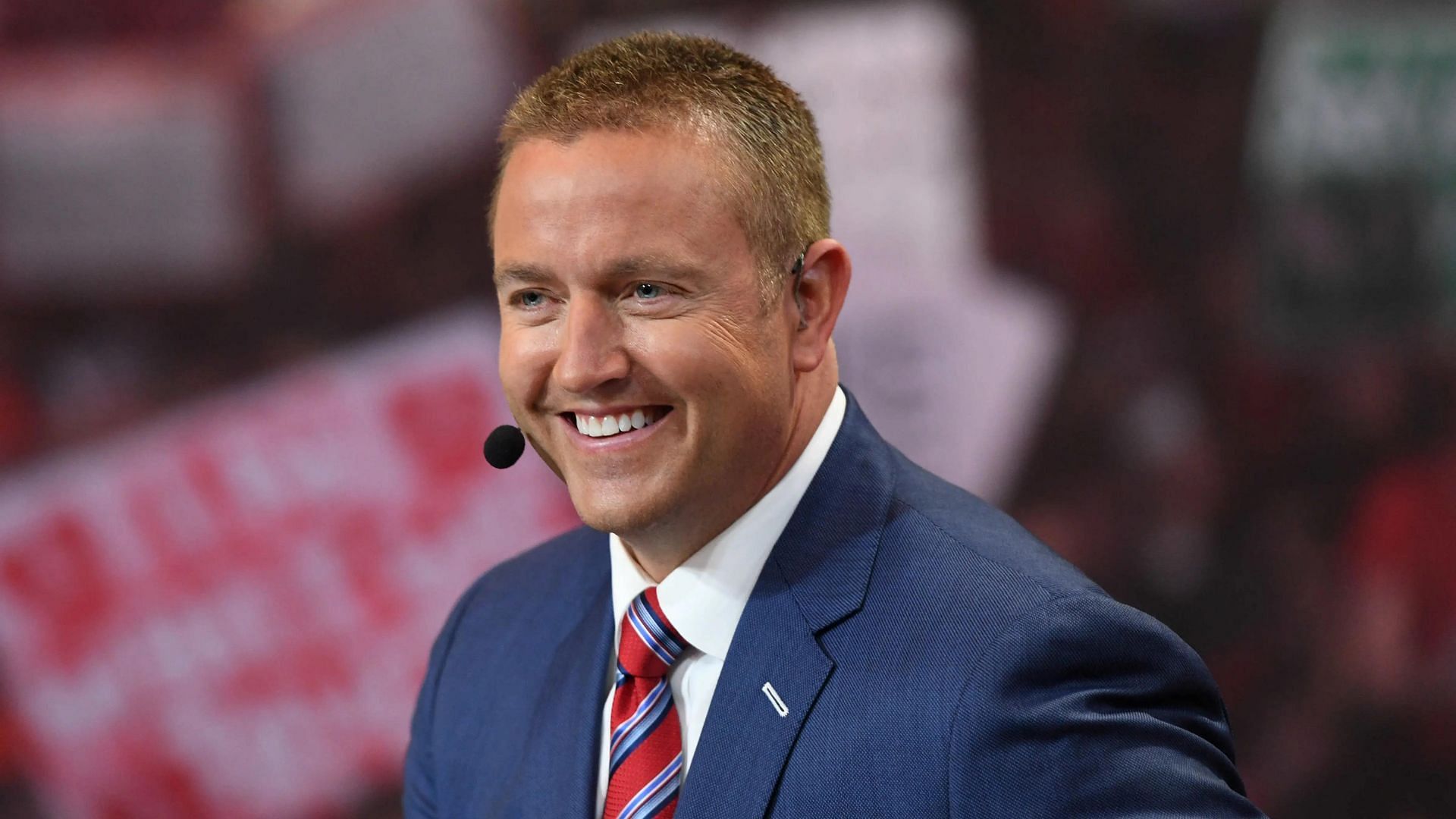 Does Kirk Herbstreit fly private? ESPN College GameDay analyst