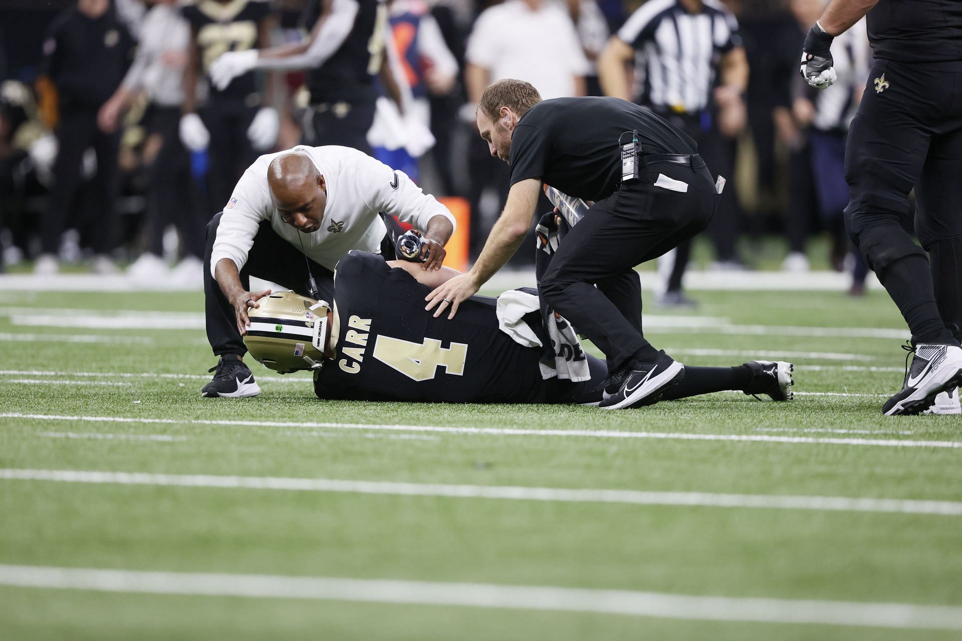 Derek Carr suffers multiple injuries vs. the Lions