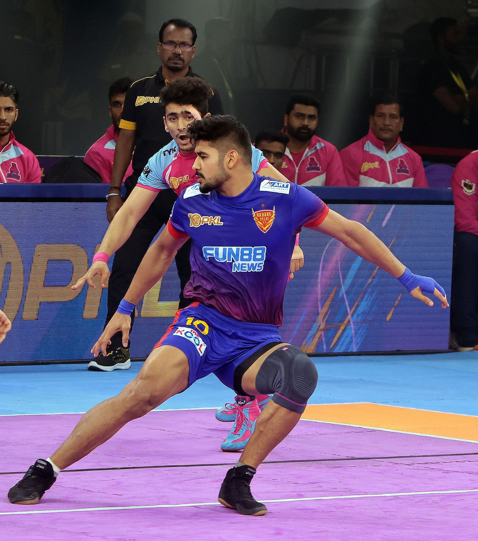 Naveen suffers injury on his knee in the match against Jaipur Pink Panthers on Wednesday. 