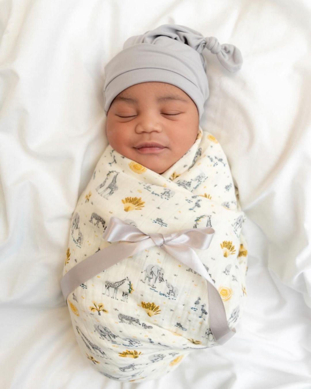 A photo of the newborn Roman Ryan Taylor Hemphill (Maria Taylor/IG)