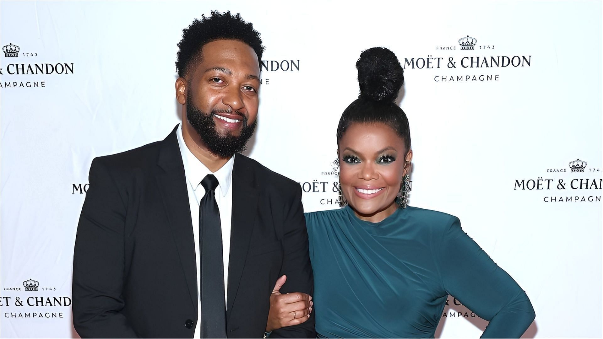 Yvette Nicole Brown revealed about her engagement to Anthony Davis on The View (Image via Josiah_FL/X)