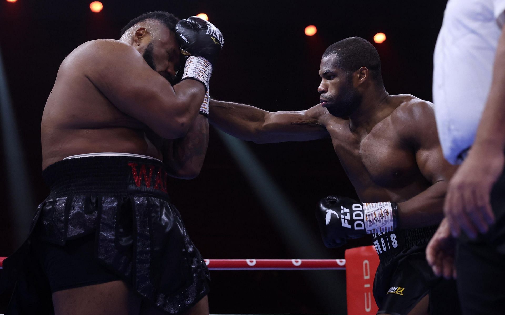 Daniel Dubois (left) becomes the first fighter to stop Jarrell Miller (right) [Image Courtesy: @MatchroomBoxing via X/Twitter]