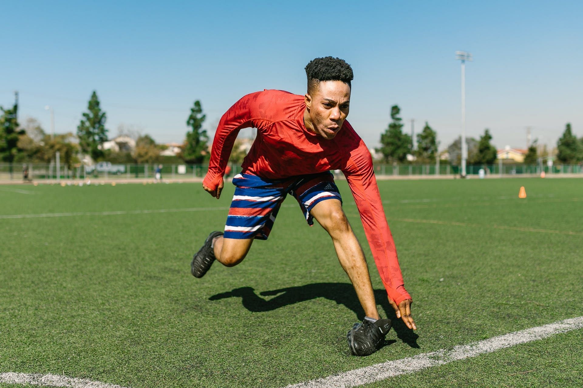 Sprinting burns calories with its intensity (Image via Pexels/RDNE Stock project)