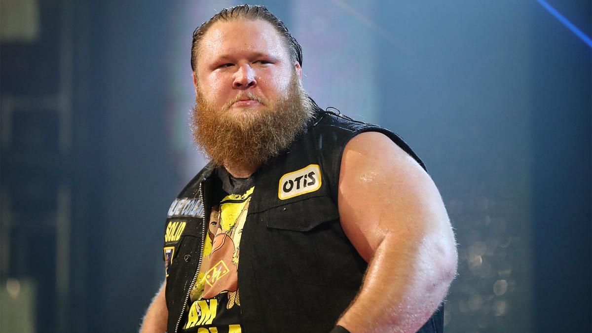 WWE Superstar Otis weighs no less than 330 lbs