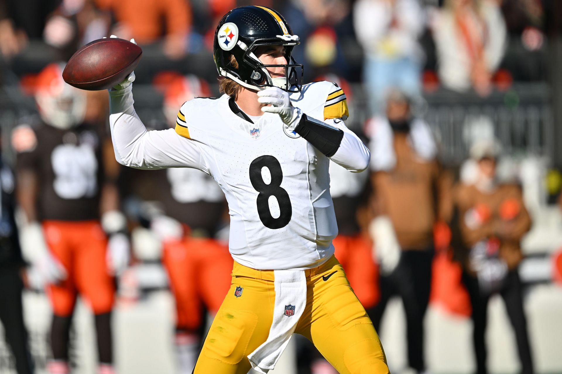 Kenny Pickett during Pittsburgh Steelers v Cleveland Browns