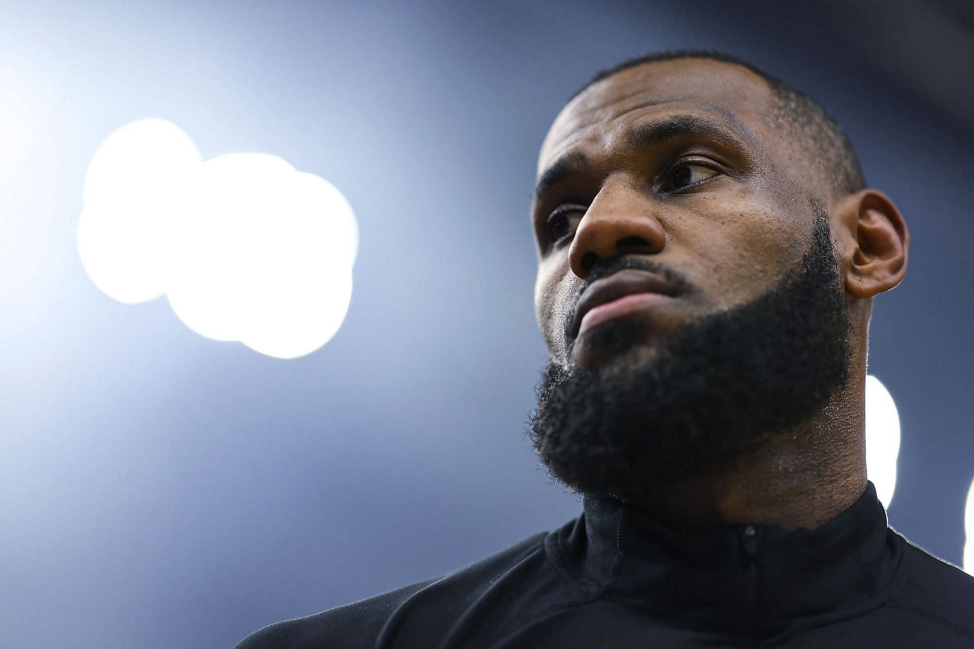 Is LeBron James playing tonight against New Orleans Pelicans?