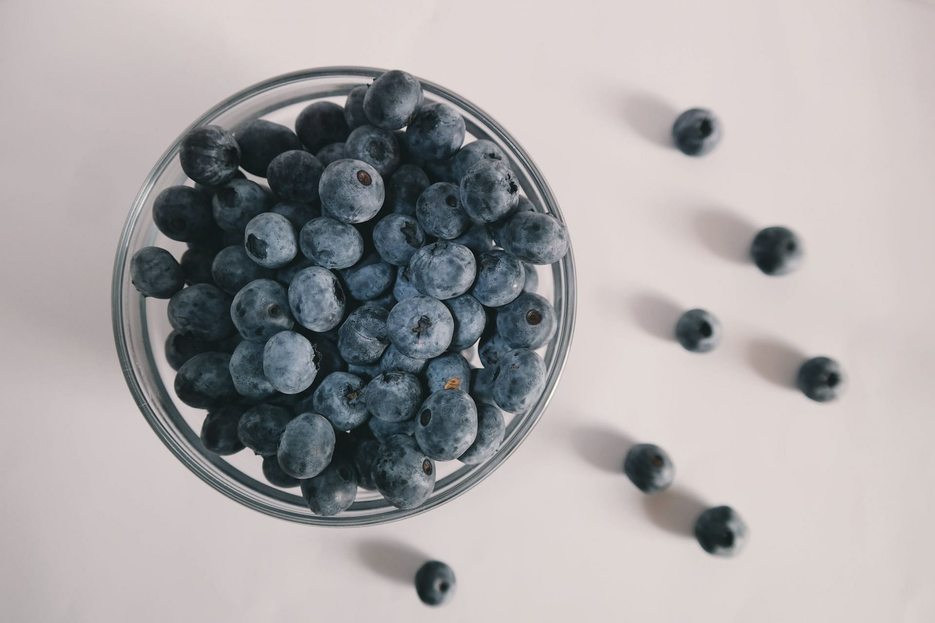 Fruits for empty stomach (Image sourced via Pexels / Photo by brigitte)