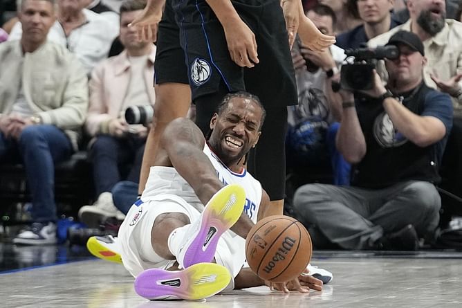 “Face of load management is back”: NBA fans throw major shade at Kawhi Leonard for missing back to back games