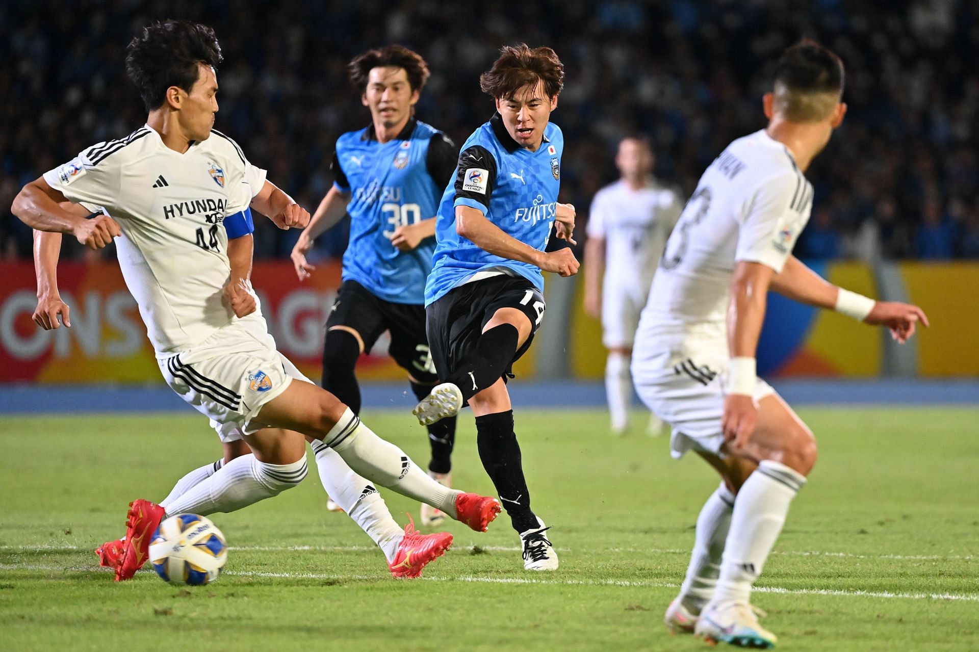 Kawasaki Frontale v Ulsan Hyundai - AFC Champions League Group I