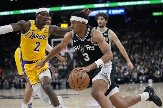 LA Lakers Injury Report (Dec. 20): Latest on Gabe Vincent and Jarred Vanderbilt’s status