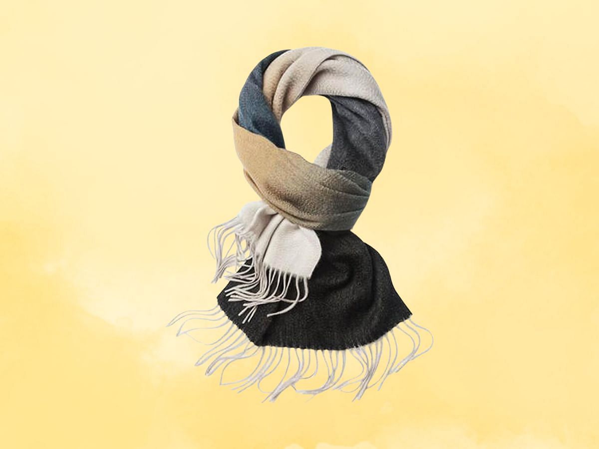 The Novawo wool scarf (Image via Amazon)