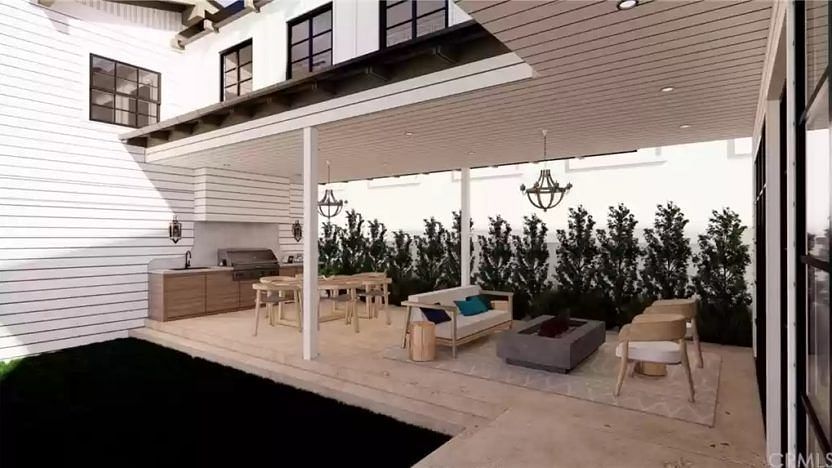 Taylor's $6 million Manhattan Beach home (image credit: www.realtor.com)