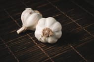 Garlic produces more norepinephrine. (Image via Pexels/Isabella Mendes)