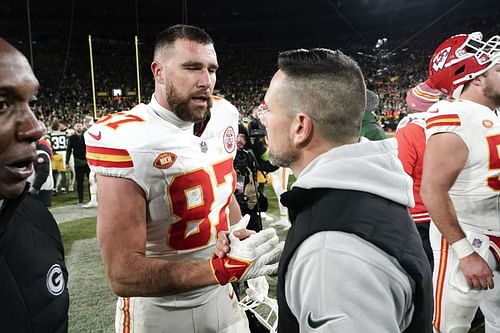 Travis Kelce at Chiefs Packers Football