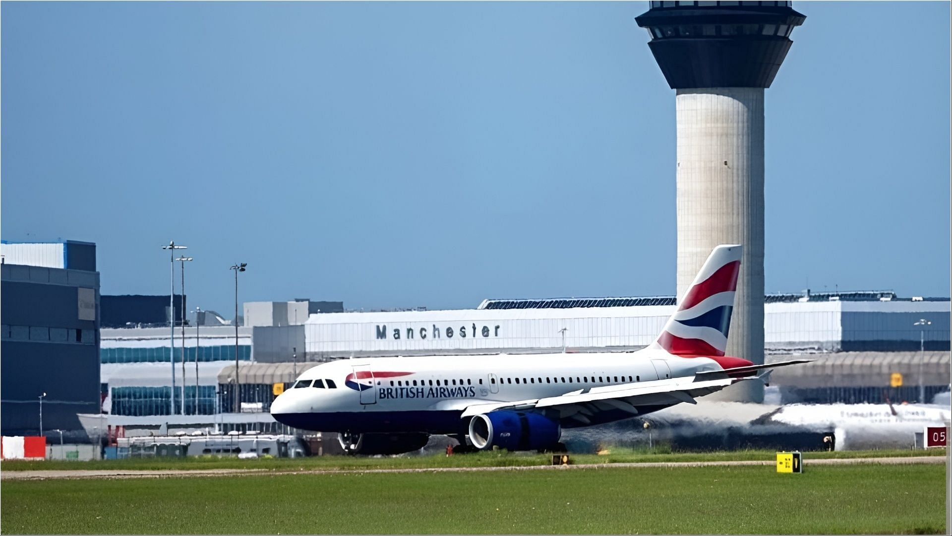 WATCH: Storm Pia Forces Flights To Abort Landing At Manchester Airport ...