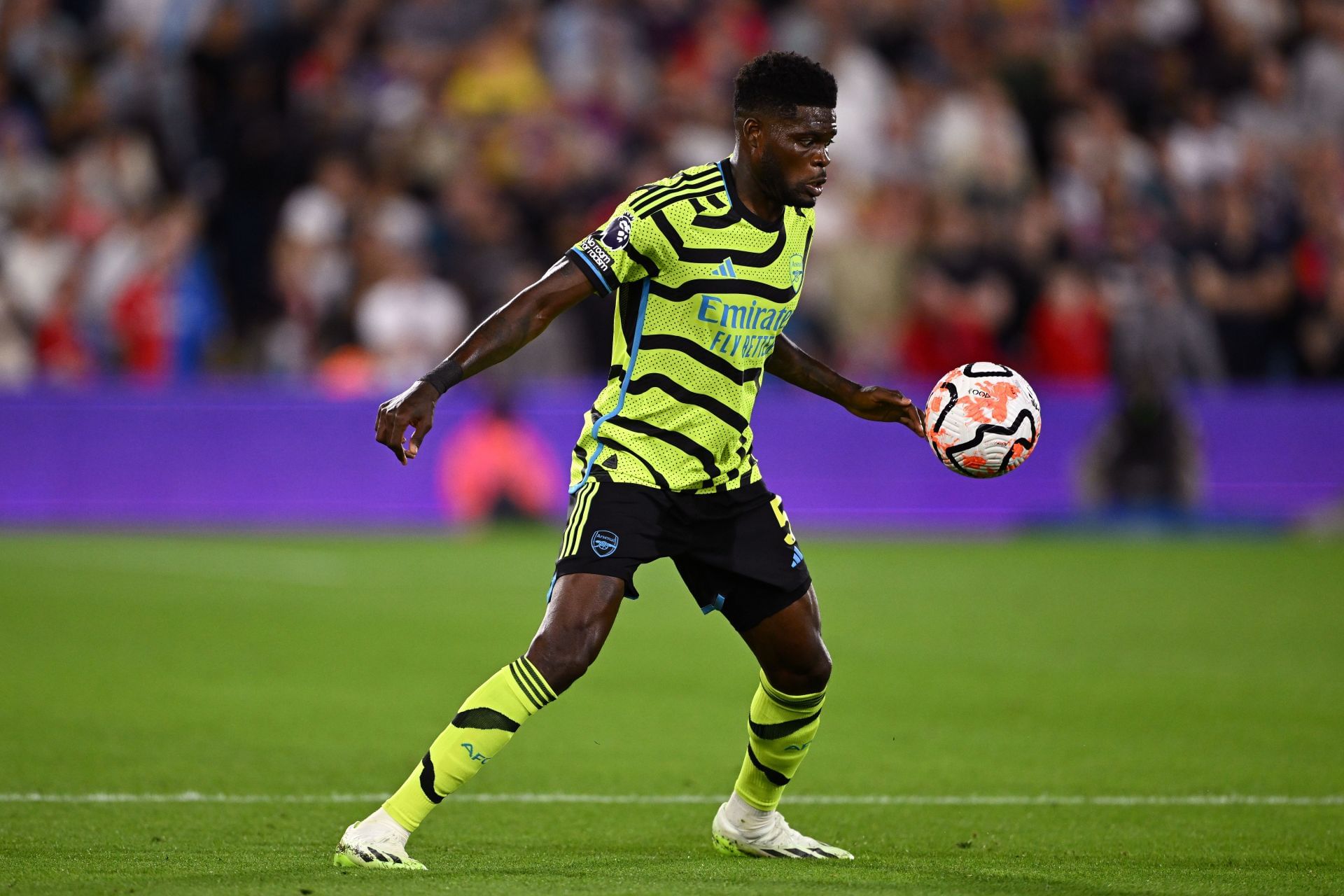 Thomas Partey has admirers at the Camp Nou.