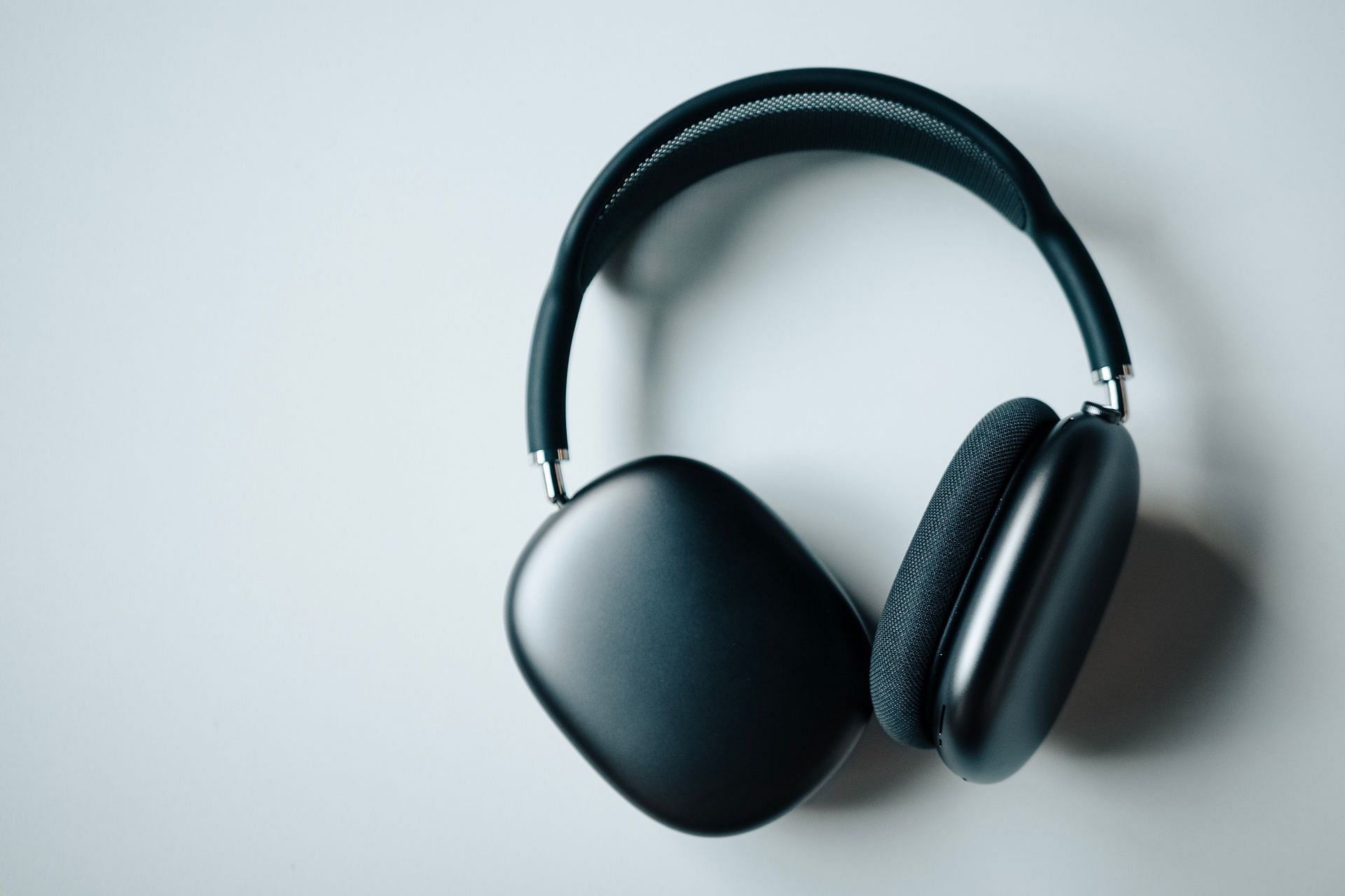 Can listen to other water sounds (Image via Unsplash/Simon Hrozian)