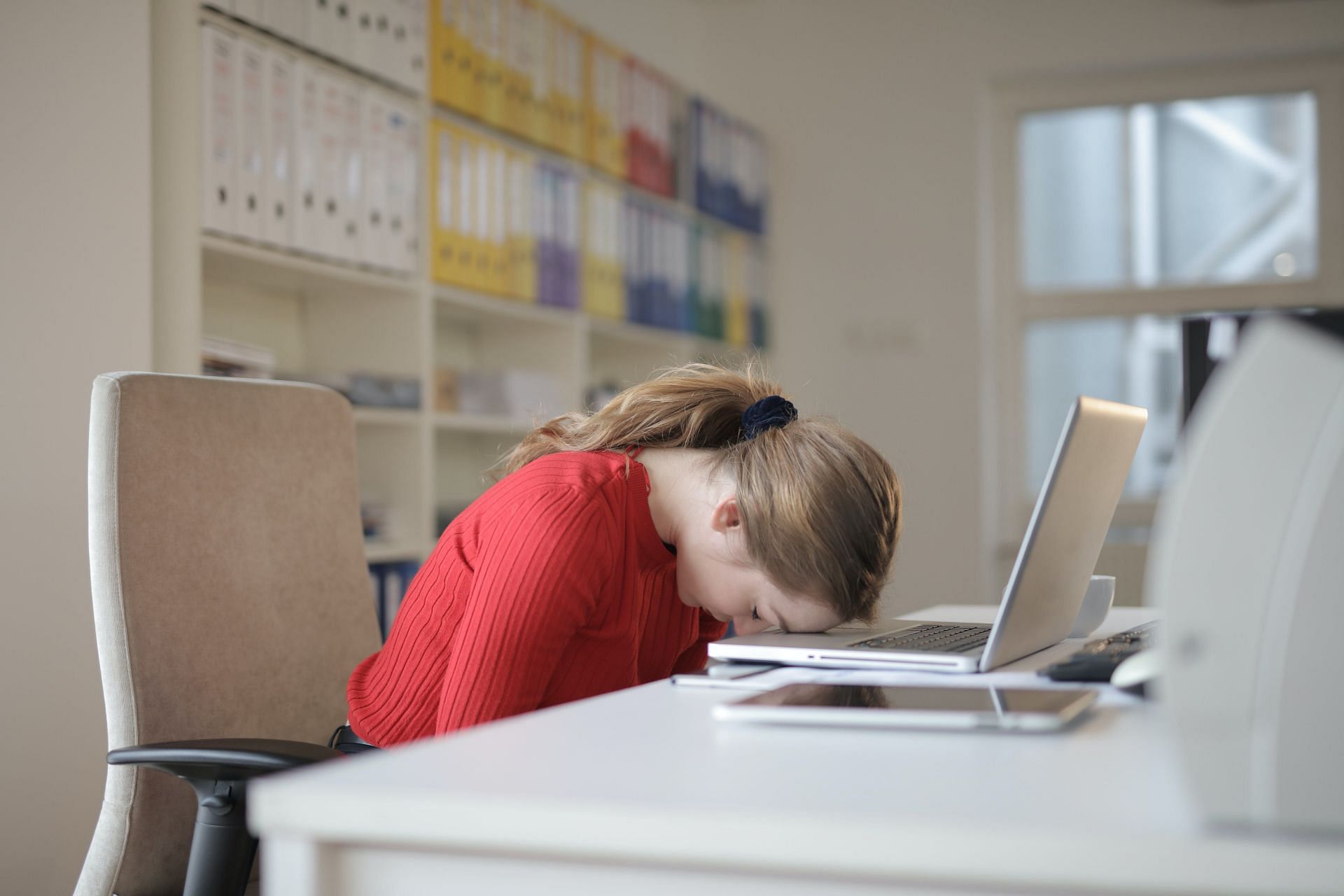 Sleepiness among Side-effects of Melatonin (Image sourced via Pexels / Photo by piacquadio)