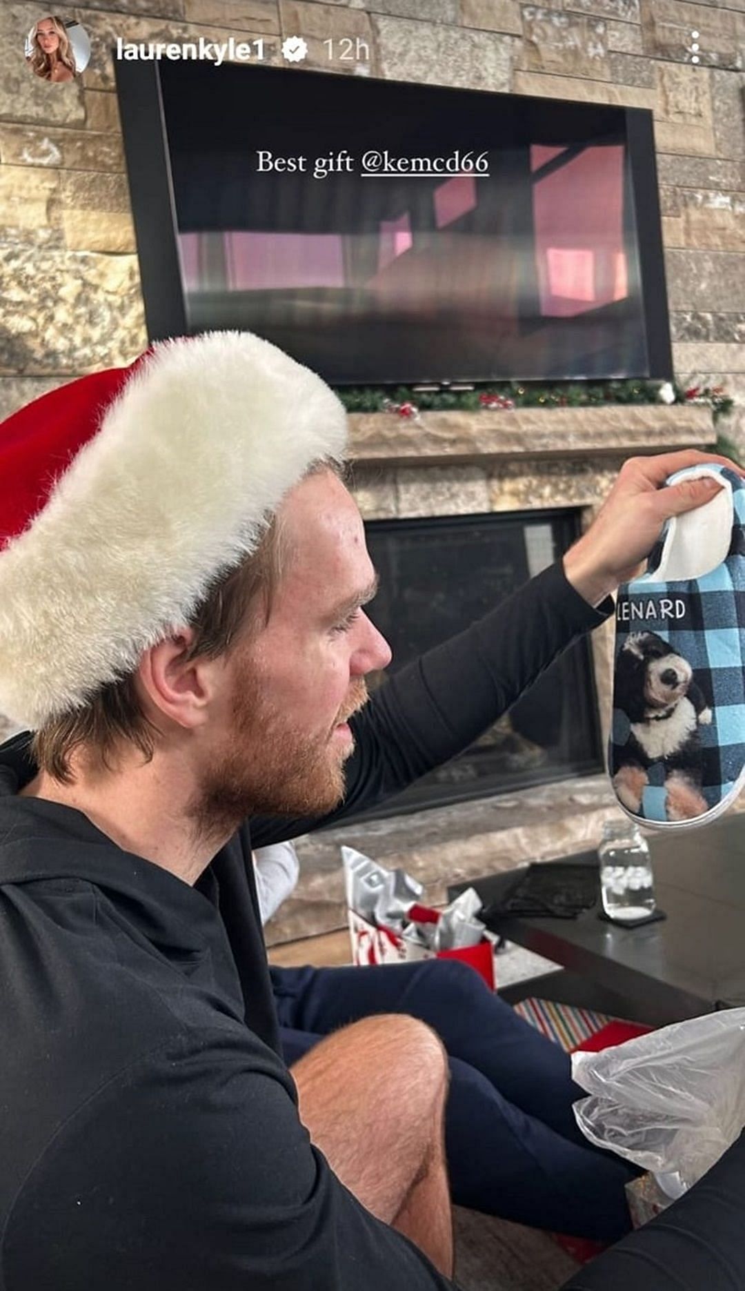 Connor McDavid receives Christmas gift from his mother