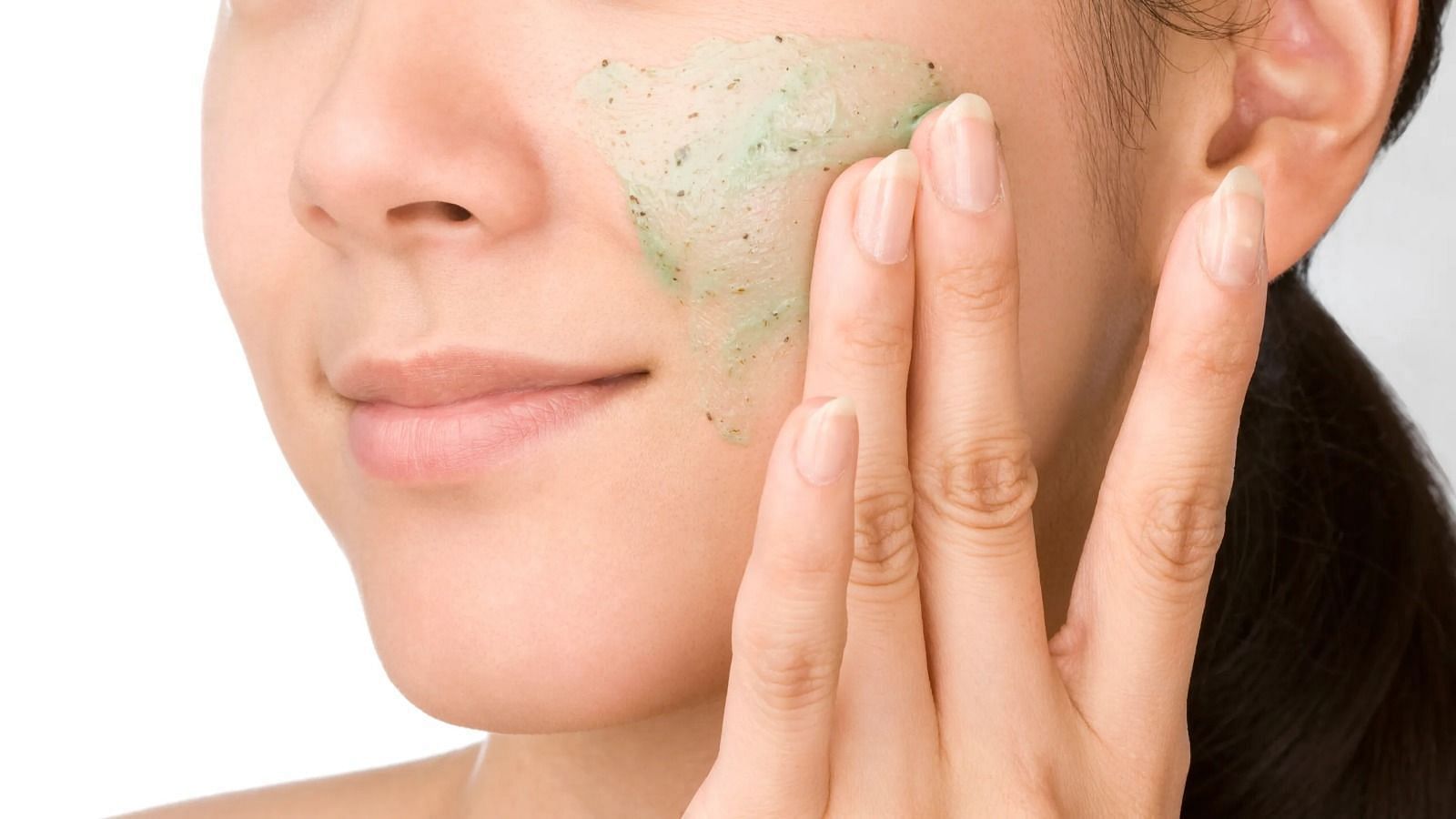 Natural Skin Exfoliants (Image via Shutterstock)