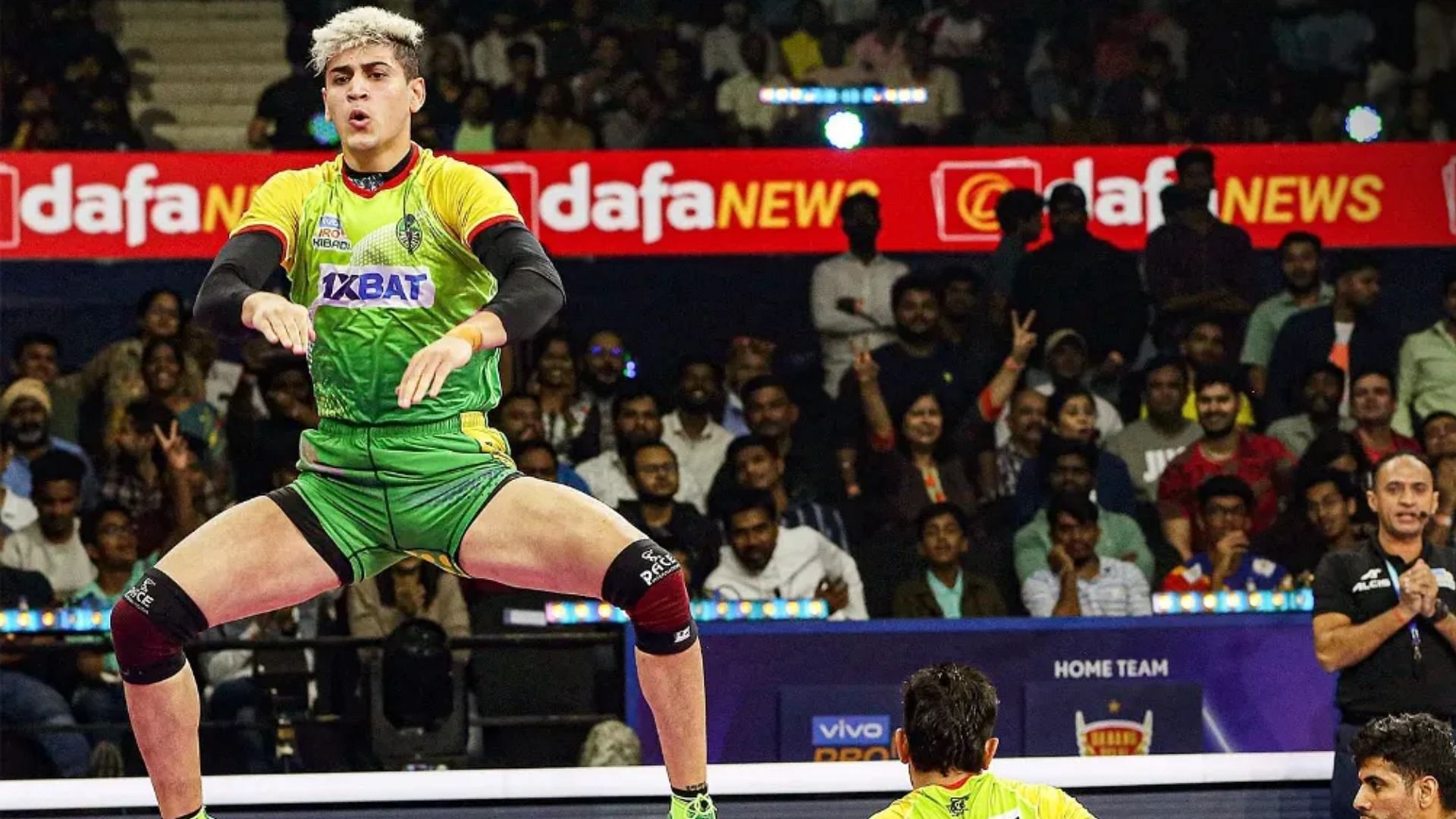 Mohammadreza Shadlou Chiyaneh recorded 16 tackle points against Dabang Delhi KC in PKL 9 (Image via PKL)