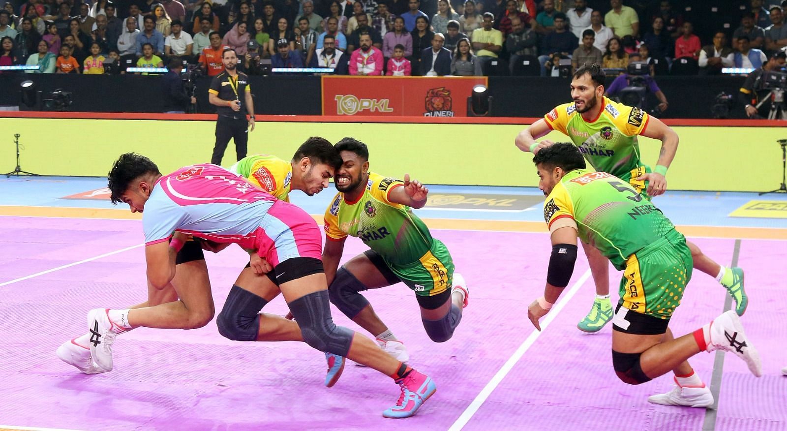 Jaipur Pink Panthers beat Patna Pirates 29-29 in the 27th match of PKL 2023 on Sunday (Image Credits: PKL)