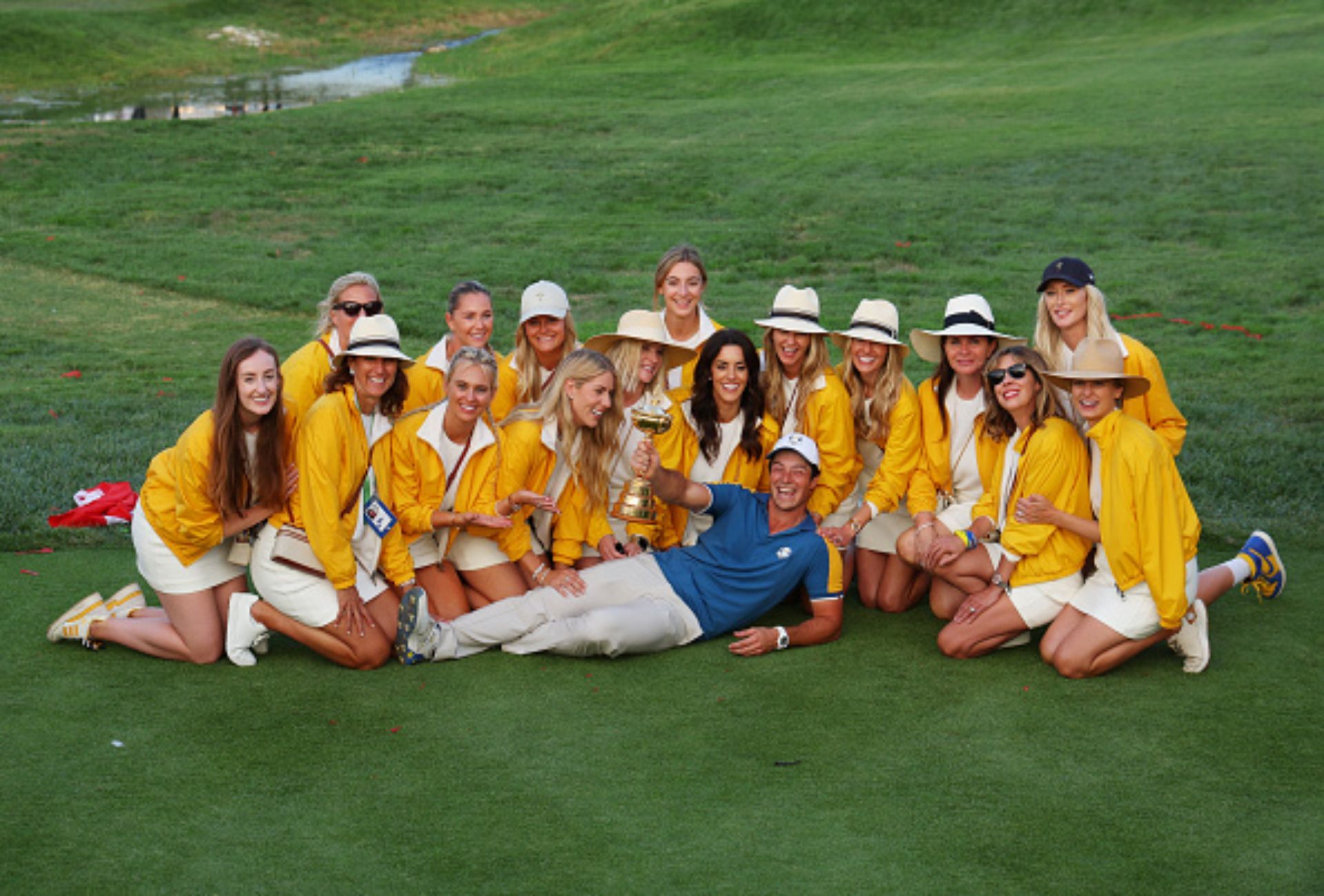 One of the most iconic of 2023 golf season, V&iacute;ktor Hovland with all the partners of the European Ryder Cup Team (Image via Getty).